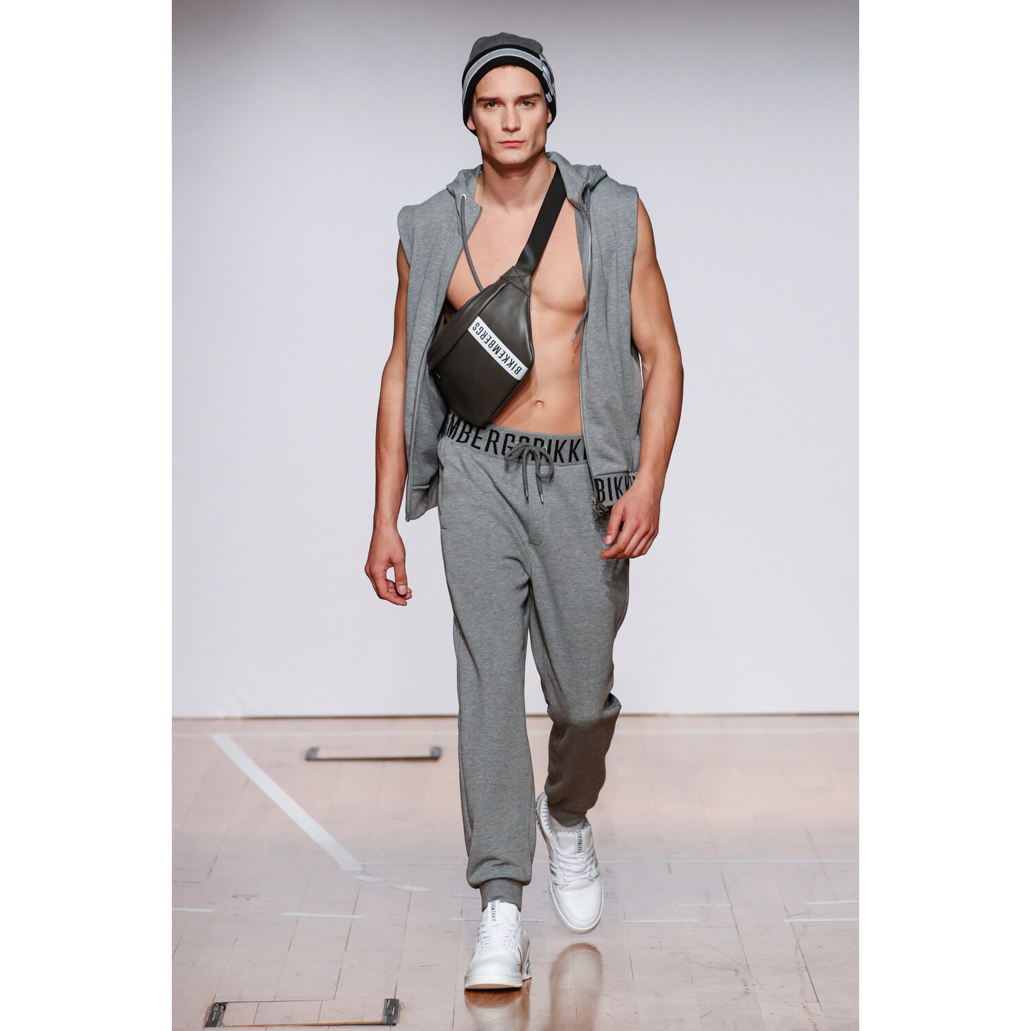 Фото Bikkembergs Pre-Fall 2020 / Bikkembergs осень-зима 2020